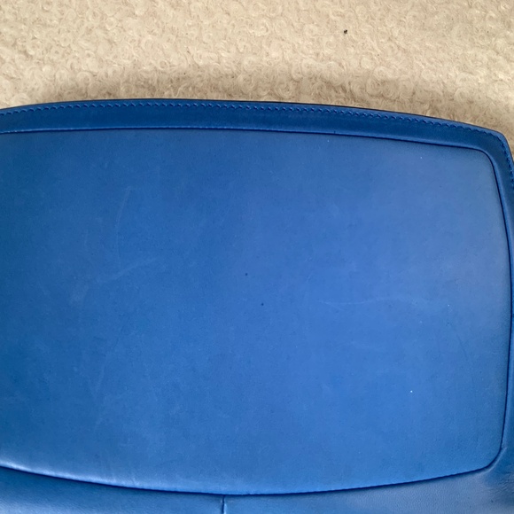 Sky blue leather Narciso Rodriguez clutch with contrasting sea foam green - Picture 2 of 5